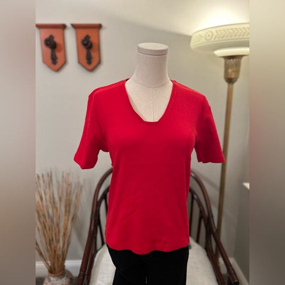 All Points Red Knit - Picture 1 of 3